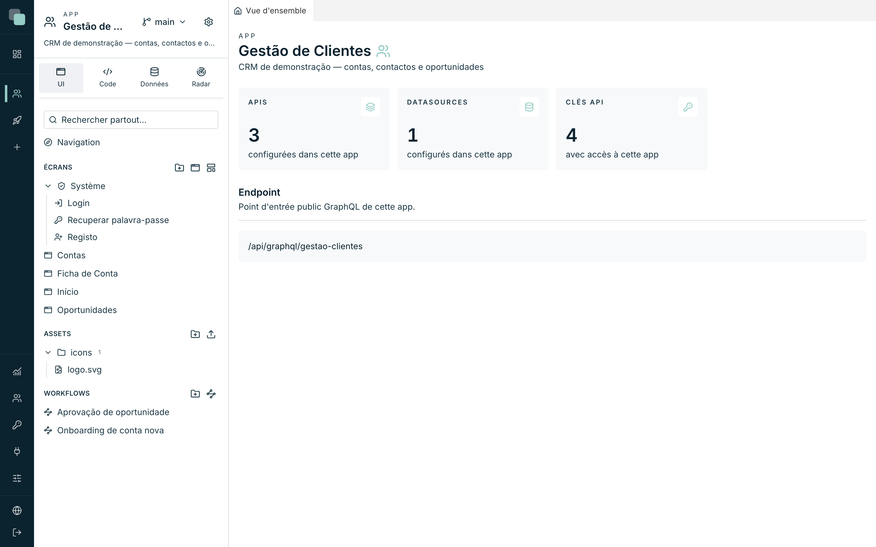 L'espace de travail de l'app Gestion de Clients : l'arborescence de l'app à gauche et l'onglet Vue d'ensemble ouvert à droite.